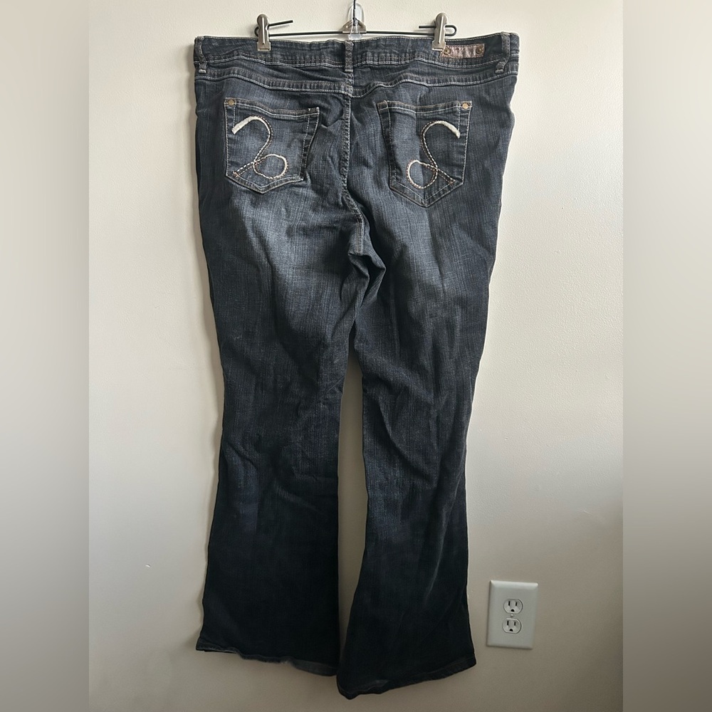 South Pole Women’s Mid-Rise Dark Wash Bootcut Jeans 20 - Picture 5 of 6